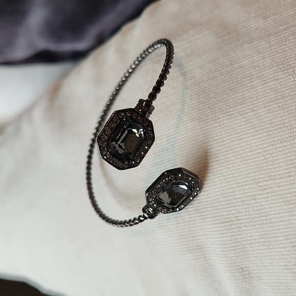 Kendra Scott (?) Bangle Bracelet - Picture 2 of 3